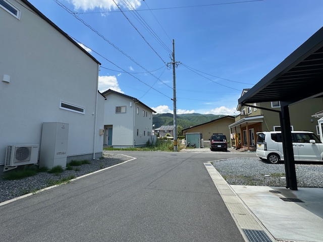 対象地と前面道路 2024.7撮影 対象地と前面道路 2024.7撮影