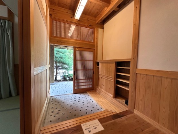 建物内玄関 2025.8撮影 建物内玄関 2025.8撮影 (玄関)