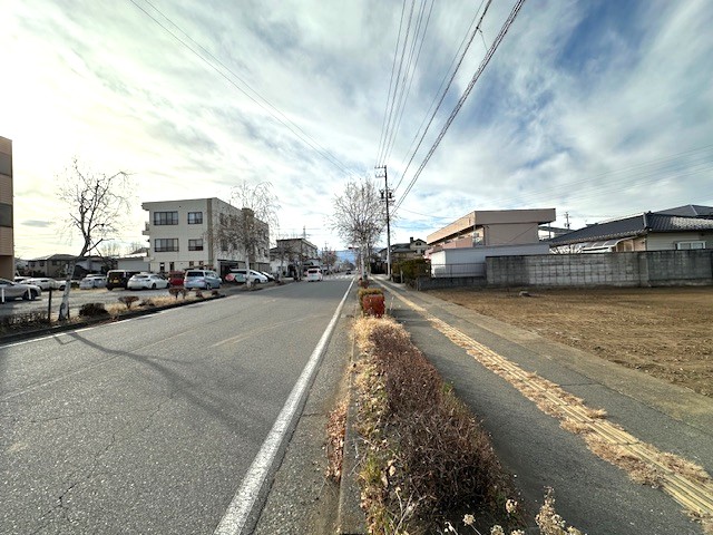 前面道路東から西側方面 2025.12撮影 前面道路東から西側方面 2025.12撮影