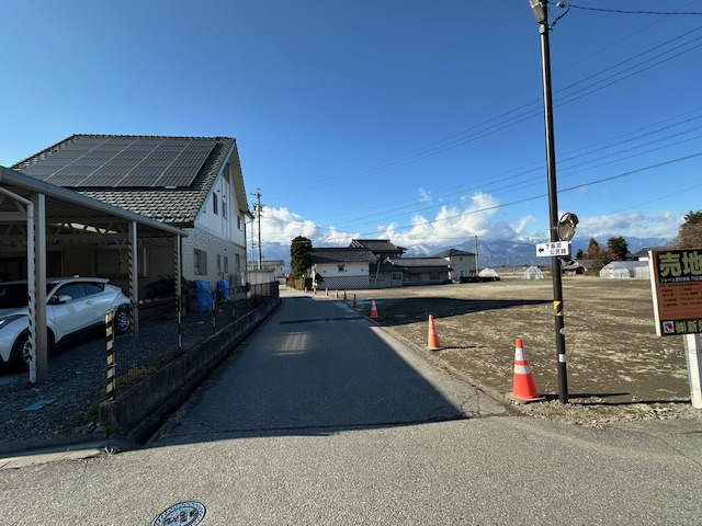 分譲地南側道路（市道）R6.12撮影