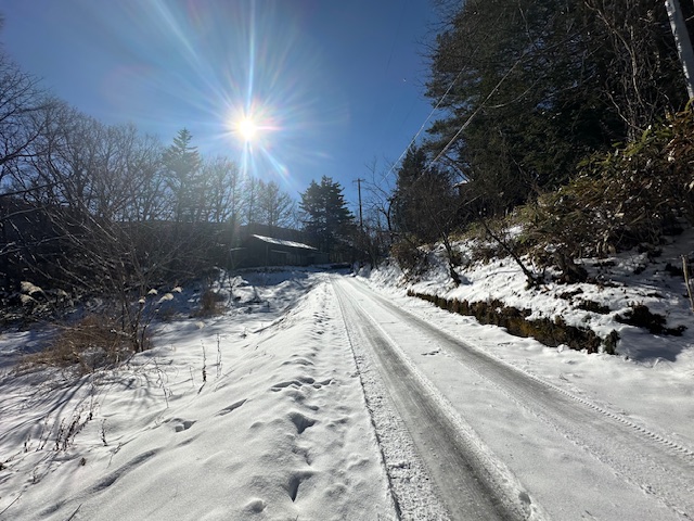 前面道路 公道 幅員4.1m 2025.12.6撮影 前面道路 公道 幅員4.1m 2025.12.6撮影