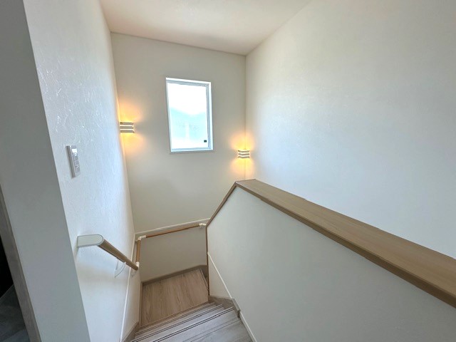 広々とした階段 2024.8撮影 広々とした階段 2024.8撮影