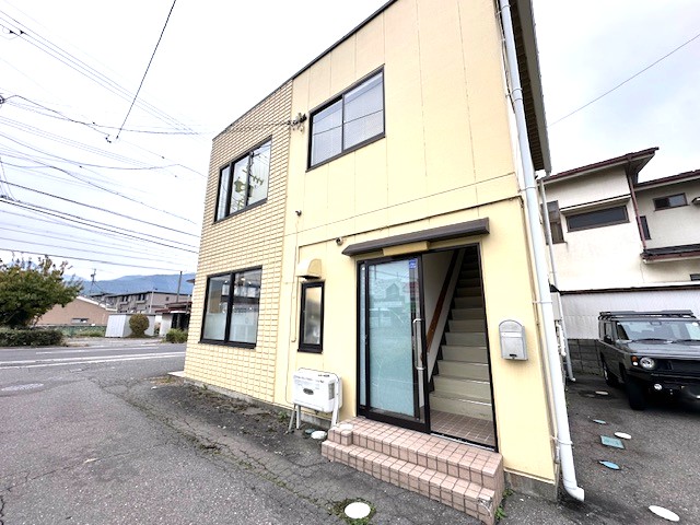 建物入口　2025.10.31撮影