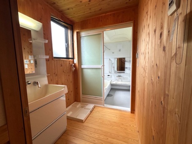 1階洗面所 2025.8撮影 1階洗面所 2025.8撮影(内装)