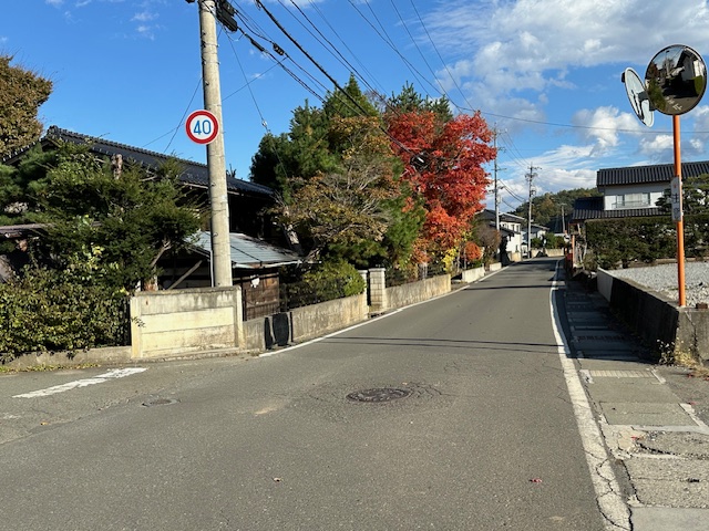 前面道路東側方面 2025.7撮影 前面道路東側方面 2025.7撮影