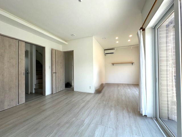 1階リビング(エアコンは撤去します。)2024.8撮影 1階リビング(エアコンは撤去します。)2024.8撮影