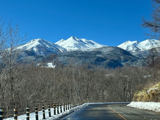 対象地から約1000mの道路からの景観。乗鞍岳 2025.12.6撮影 対象地から約1000mの道路からの景観。乗鞍岳 2025.12.6撮影