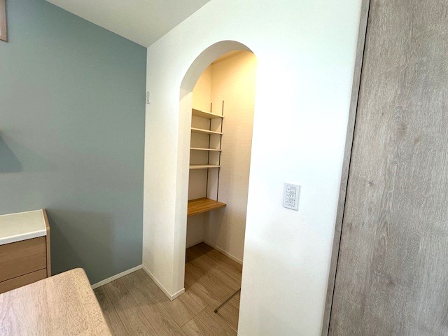 1階 キッチン横の食品庫 2024.8撮影 1階 キッチン横の食品庫 2024.8撮影