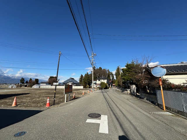 分譲地東側道路（市道）R6.12撮影