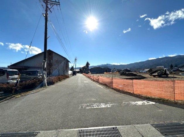 分譲地全体　前面道路西側　2025.12撮影